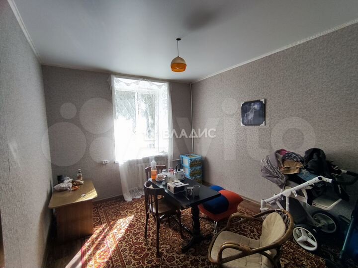 3-к. квартира, 65 м², 1/3 эт.