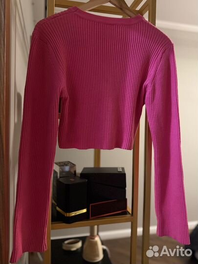 Свитер укороченный в рубчик