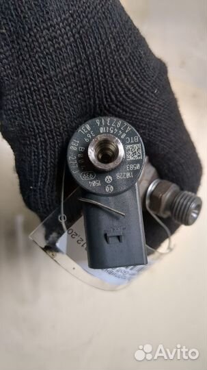 Форсунка топливная Volkswagen Golf 6, 2011