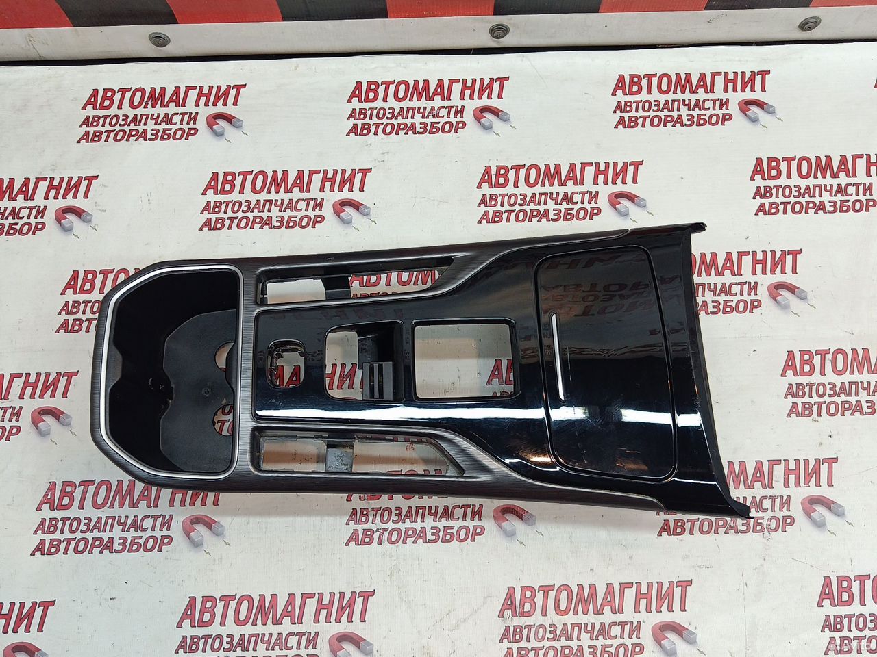 Накладка центральной консоли Faw Bestune T77