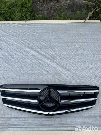 Решетка радиатора mersedes C