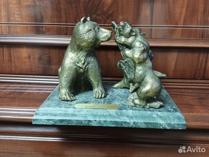 Бронзовая статуэтка