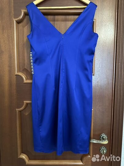 Вечернее платье атласное со стразами