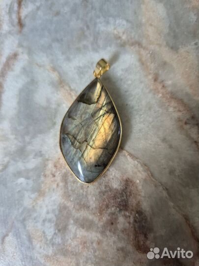 Кулоны с лабрадоритом