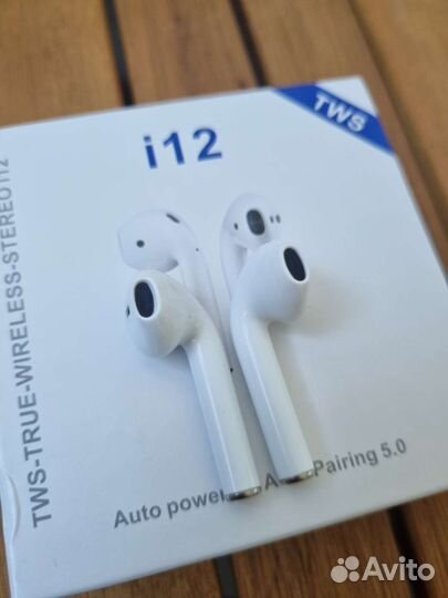 Новые беспроводные наушники TWS i12