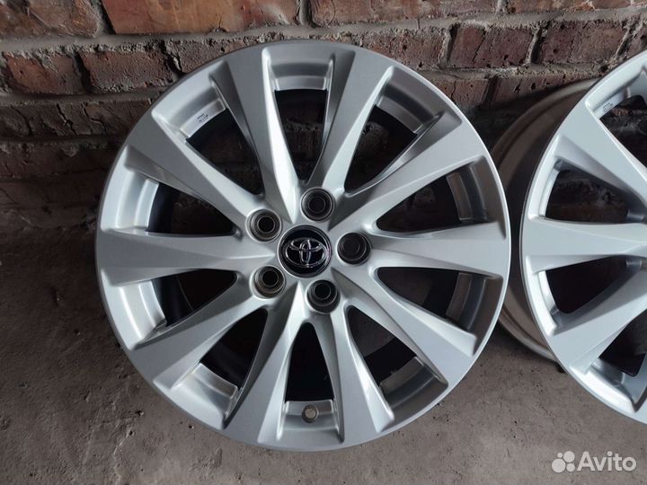 Оригинальные диски Toyota Camry V70 R17 5х114.3