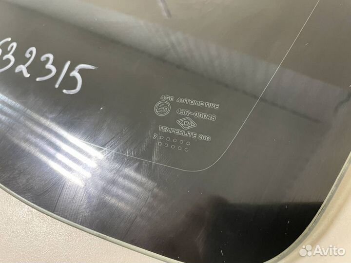 Стекло кузовное глухое правое Nissan Terrano D10 2