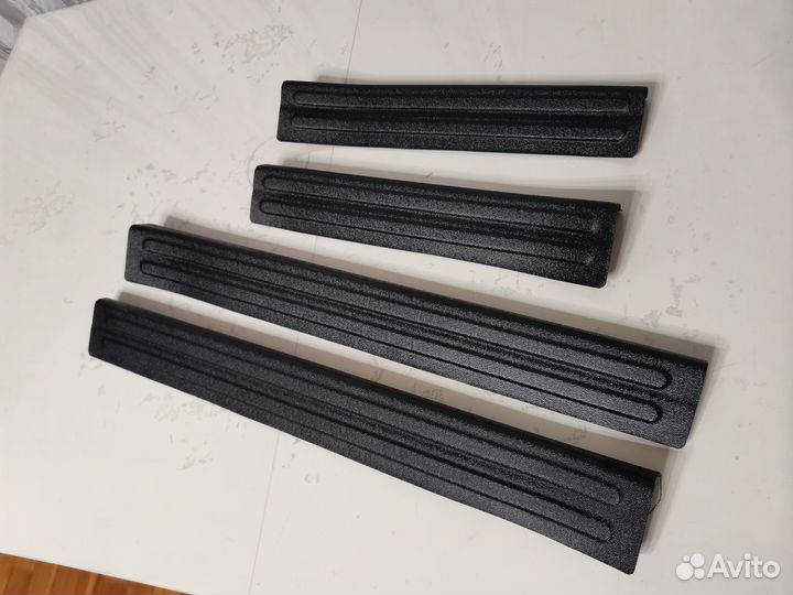 Накладки на пороги дверей Toyota Rav4 2013-2019