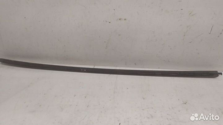 Молдинг лобового стекла левый Toyota Camry XV70