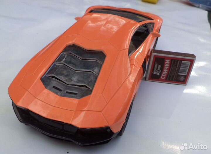 Автомобили-игрушки разных габаритов