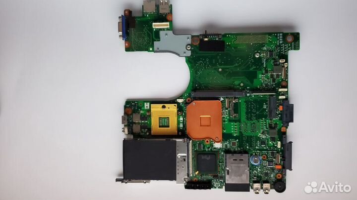 Корпус Toshiba Satellite A100 и другие запчасти