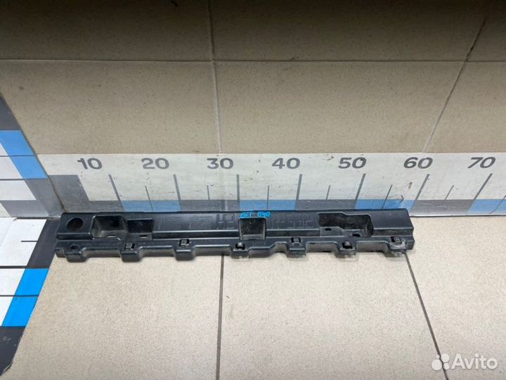 Кронштейн (сопут. товар) передний правый Bmw