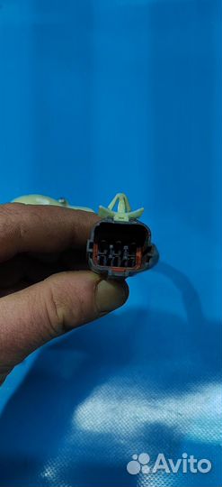 Замок двери передней правой Kia Sorento (2002-200