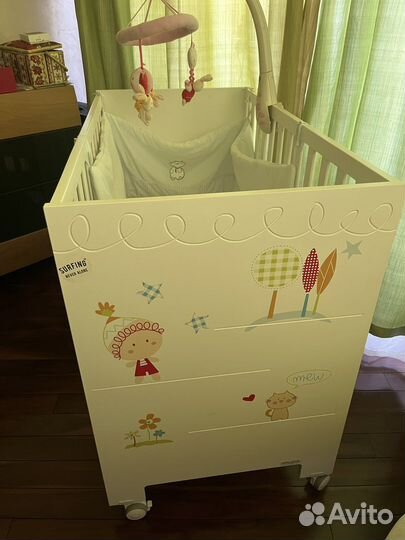 Детская кровать и пеленальный комод micuna