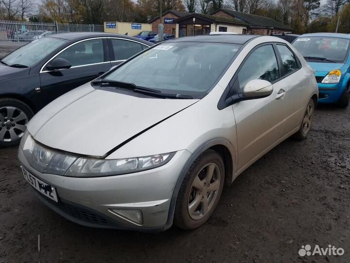 Разбирается honda Civic 5D 2009 R18A2