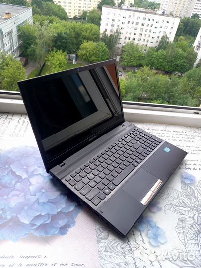 Игровой Samsung Core i5/8GB/500/GT520MX