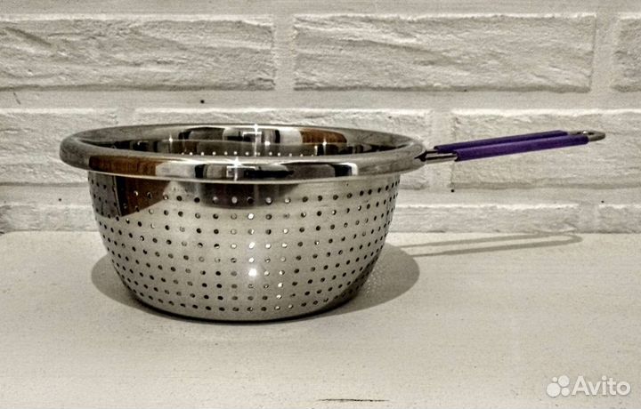 Дуршлаг 22 см с ручкой