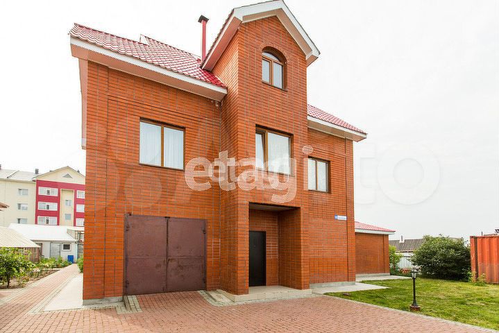 Дом 188 м² на участке 11 сот.