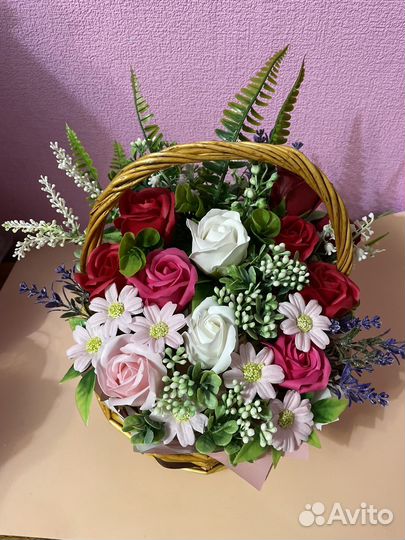 Подарок из мыльных цветов