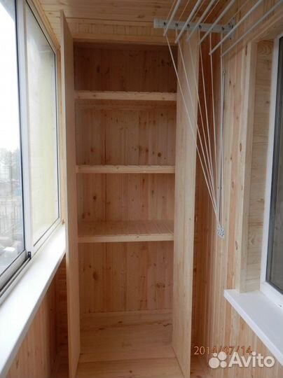 Шкаф встроеный деревянный на балкон