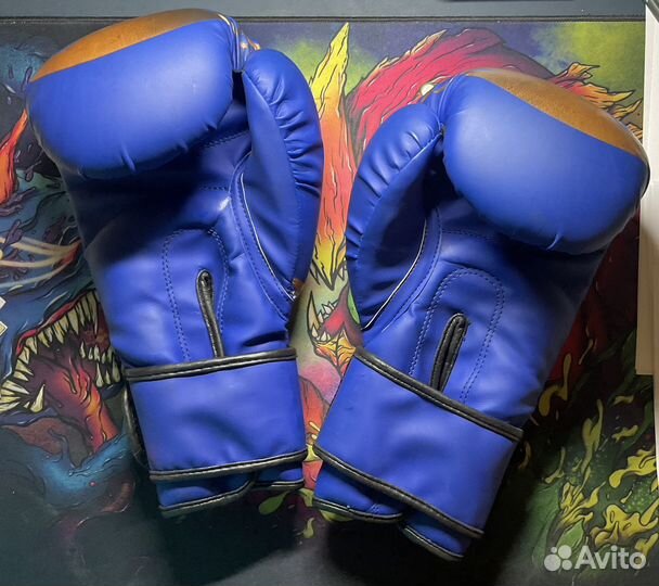 Боксерские перчатки Twins Special 14 oz