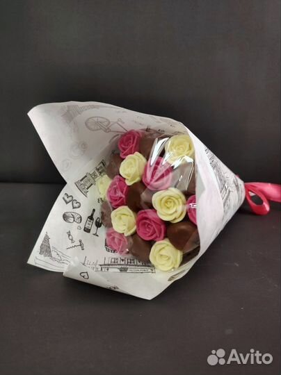 Шоколадные Розы и Сердца - 19 шт в Букете
