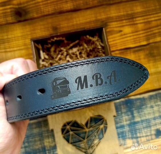 Мужской кожаный ремень с гравировкой