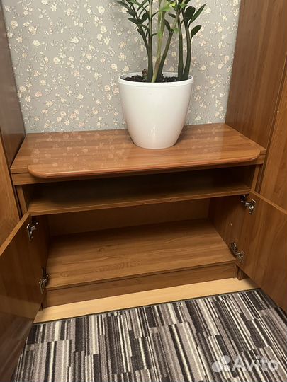 Стенка горка со шкафом в гостинную