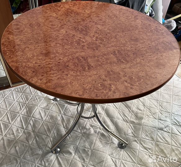 Стол обеденный