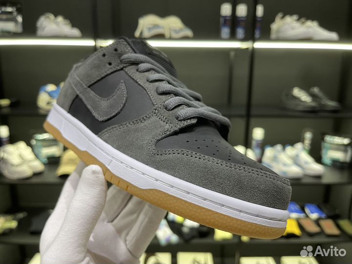 Кроссовки Nike Dunk SB Low TRD 