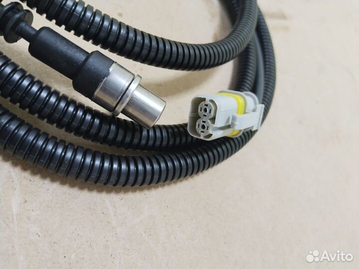 Датчик ABS задний левый Sitrak C7H и C7H MAX MCY13