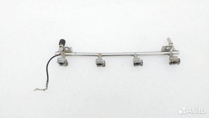 Топливная рампа Opel Mokka 2013 55571536