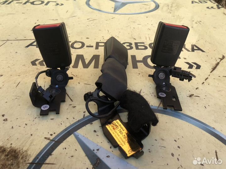 Mercedes W213 E213 замки ремней безопасности зад