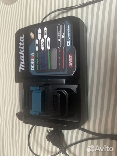 Аккумулятор и зарядка