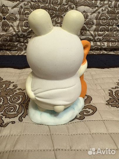 Фигурка кролика