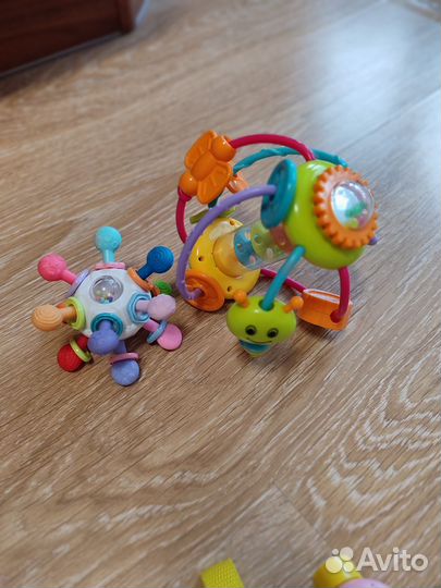 Развивающие игрушки пакетом