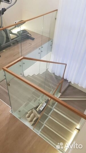 Ограждения для лестниц и балконов из стекла