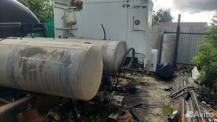 Топливные баки на Fredliner