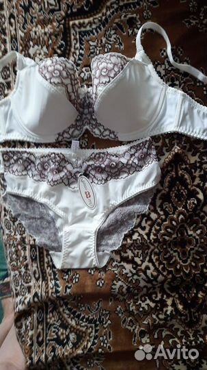 Женское нижнее белье новое комплект