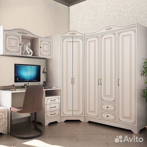 Письменный стол