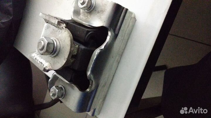 Продам опору двигателя веста