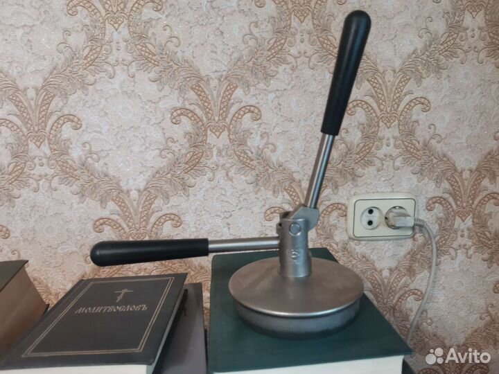 Закаточная машинка для банок