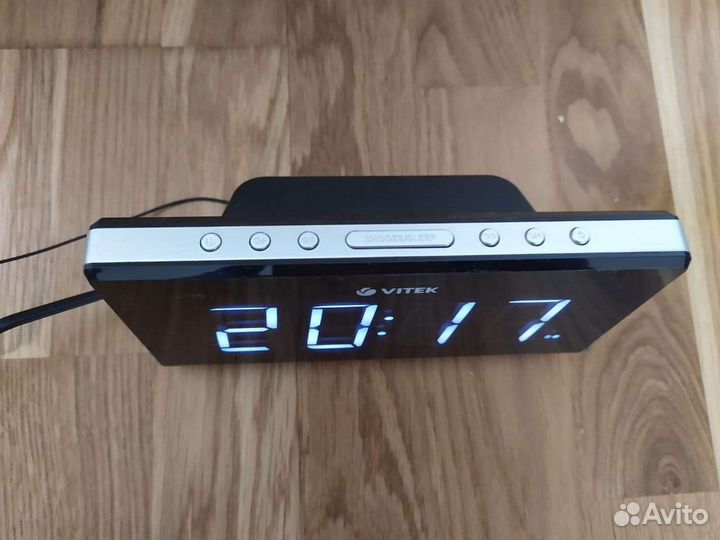 Часы радио vitek T-3524 BK