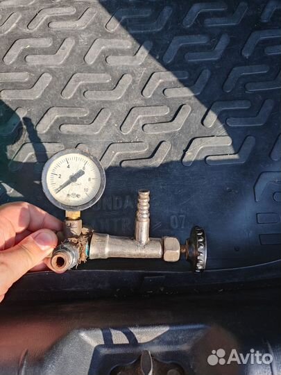 Перепускной клапан, с манометром