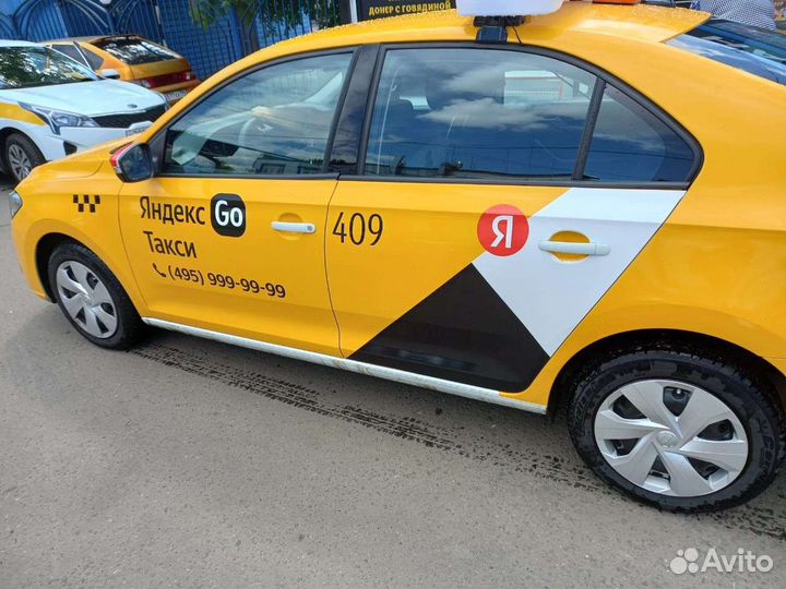 Оклейка гост такси Яндекс брендирование Лицензия
