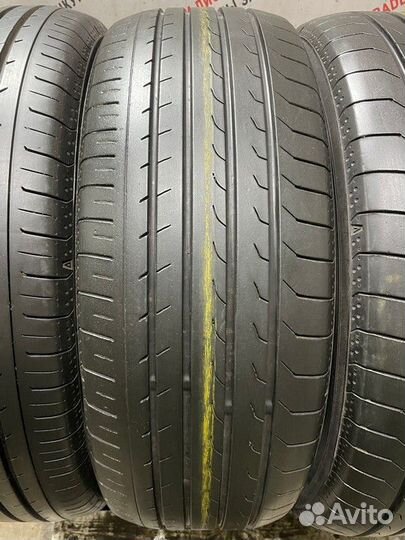 Yokohama BluEarth RV-03 215/60 R17 96H