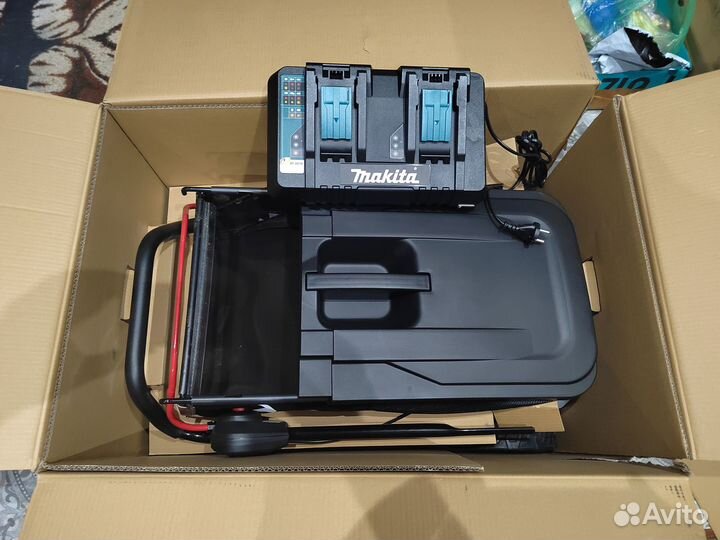 Makita Газонокосилка аккумуляторная DLM460PT2