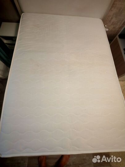 Матрас 140х200 бу пружинный