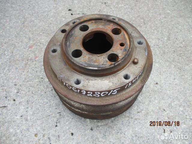 Шкив коленвала приводных ремней isuzu 8976069440