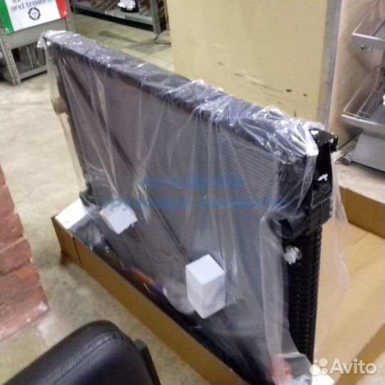 Мерседес Актрос радиатор A9605001701 с рамкой